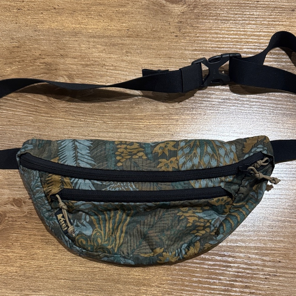 REI cross body bum bag